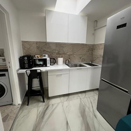 Luxus Cluj Airport Apartments ภายนอก รูปภาพ
