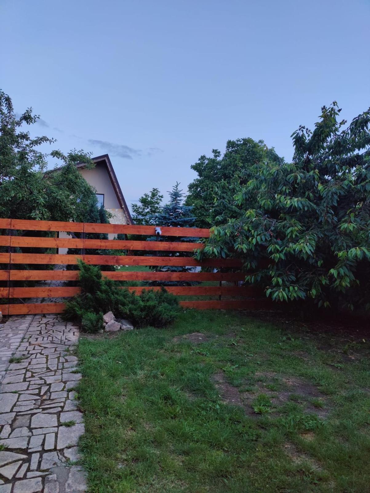 Luxus Cluj Airport Apartments ภายนอก รูปภาพ