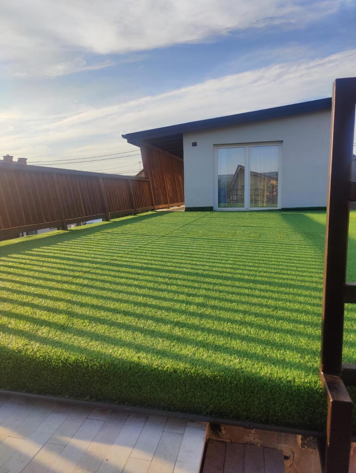 Luxus Cluj Airport Apartments ภายนอก รูปภาพ