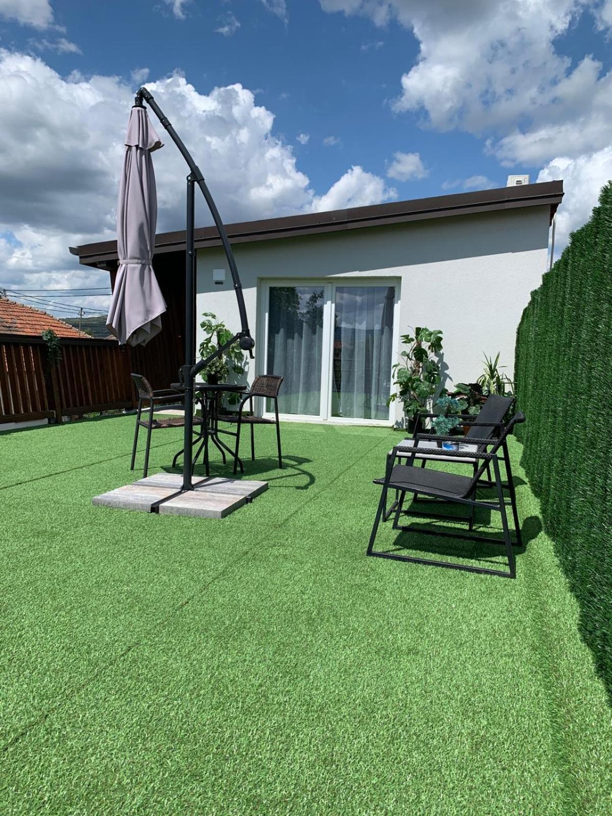 Luxus Cluj Airport Apartments ภายนอก รูปภาพ