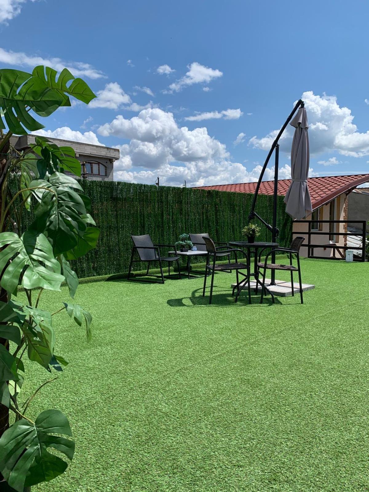 Luxus Cluj Airport Apartments ภายนอก รูปภาพ