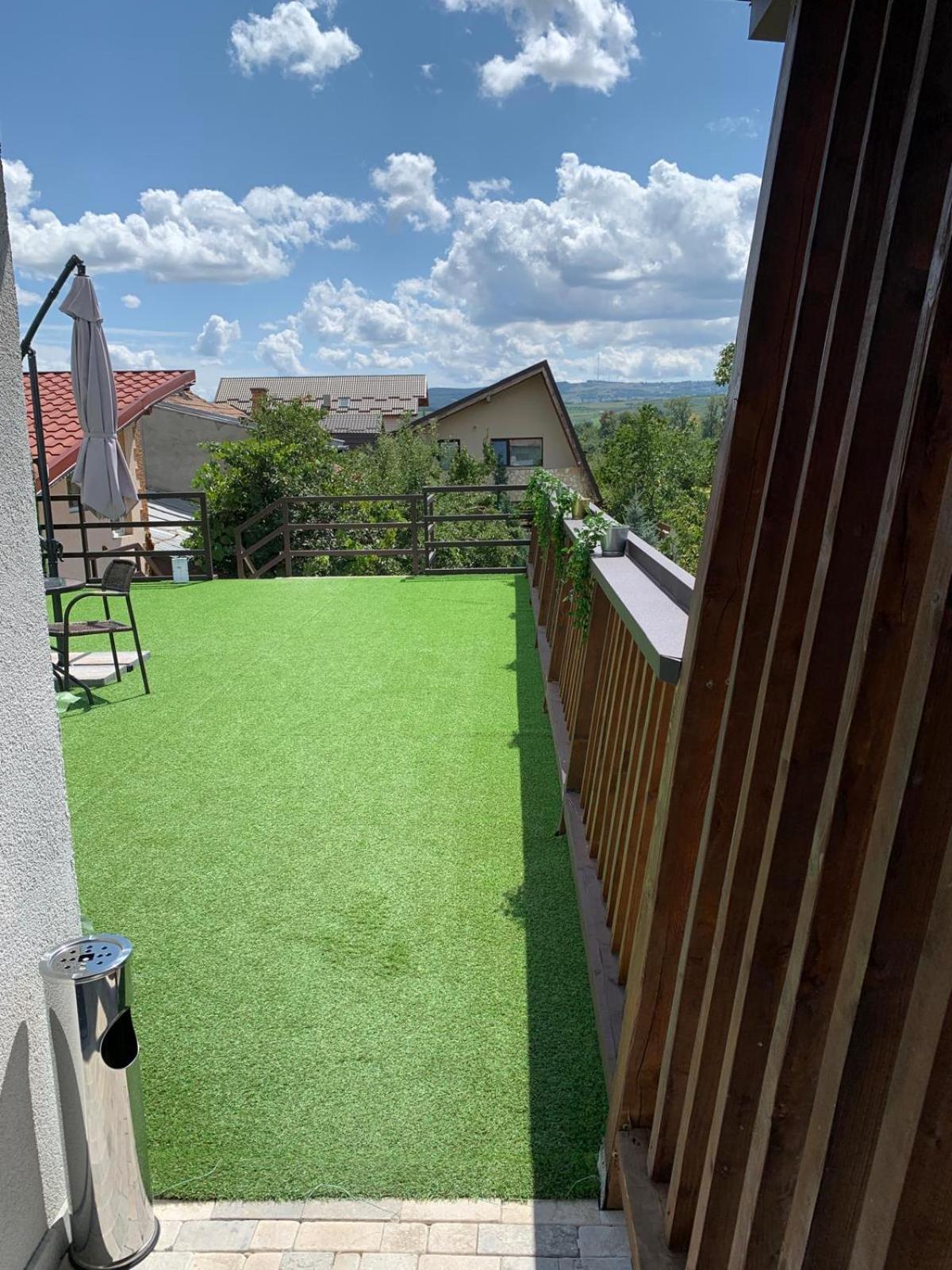 Luxus Cluj Airport Apartments ภายนอก รูปภาพ