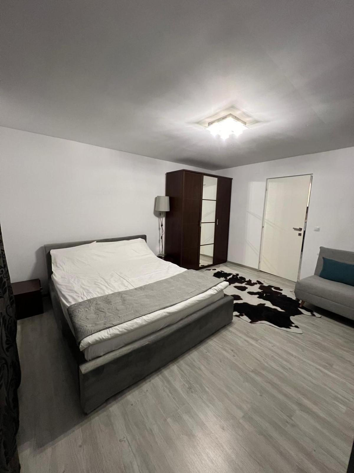 Luxus Cluj Airport Apartments ภายนอก รูปภาพ