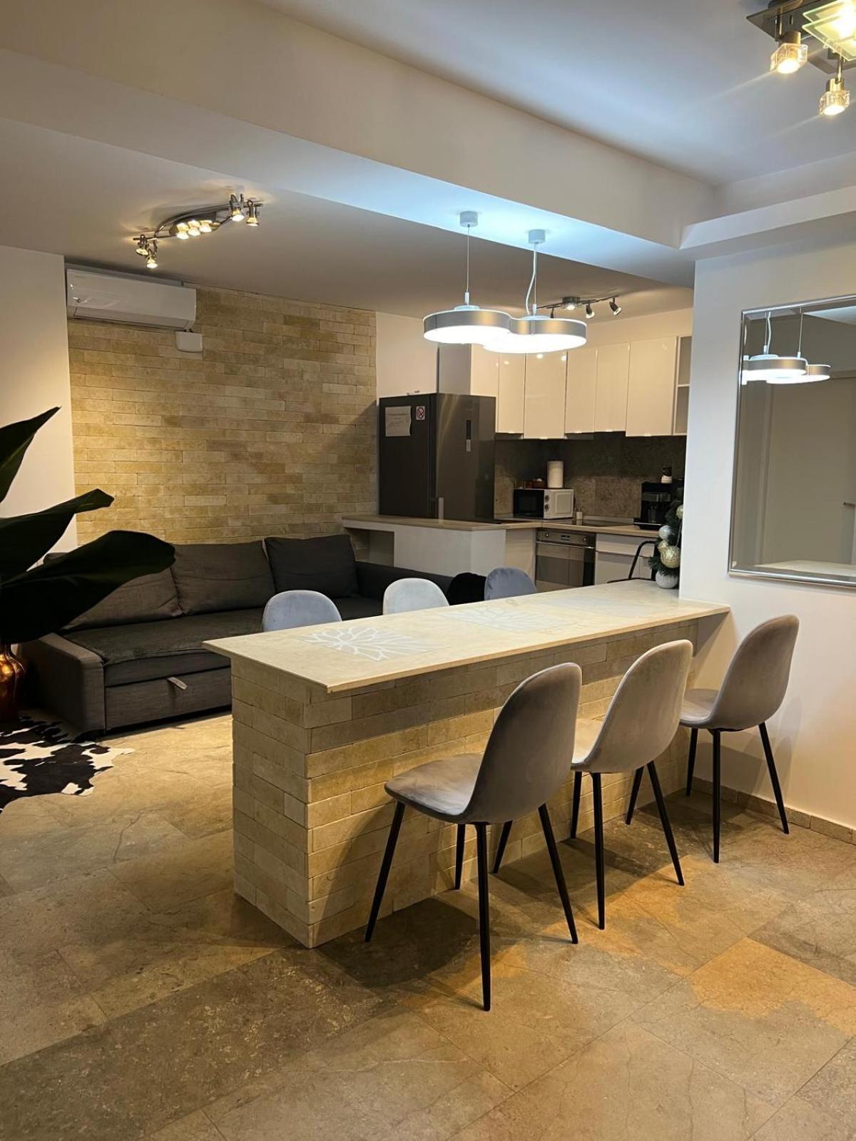 Luxus Cluj Airport Apartments ภายนอก รูปภาพ