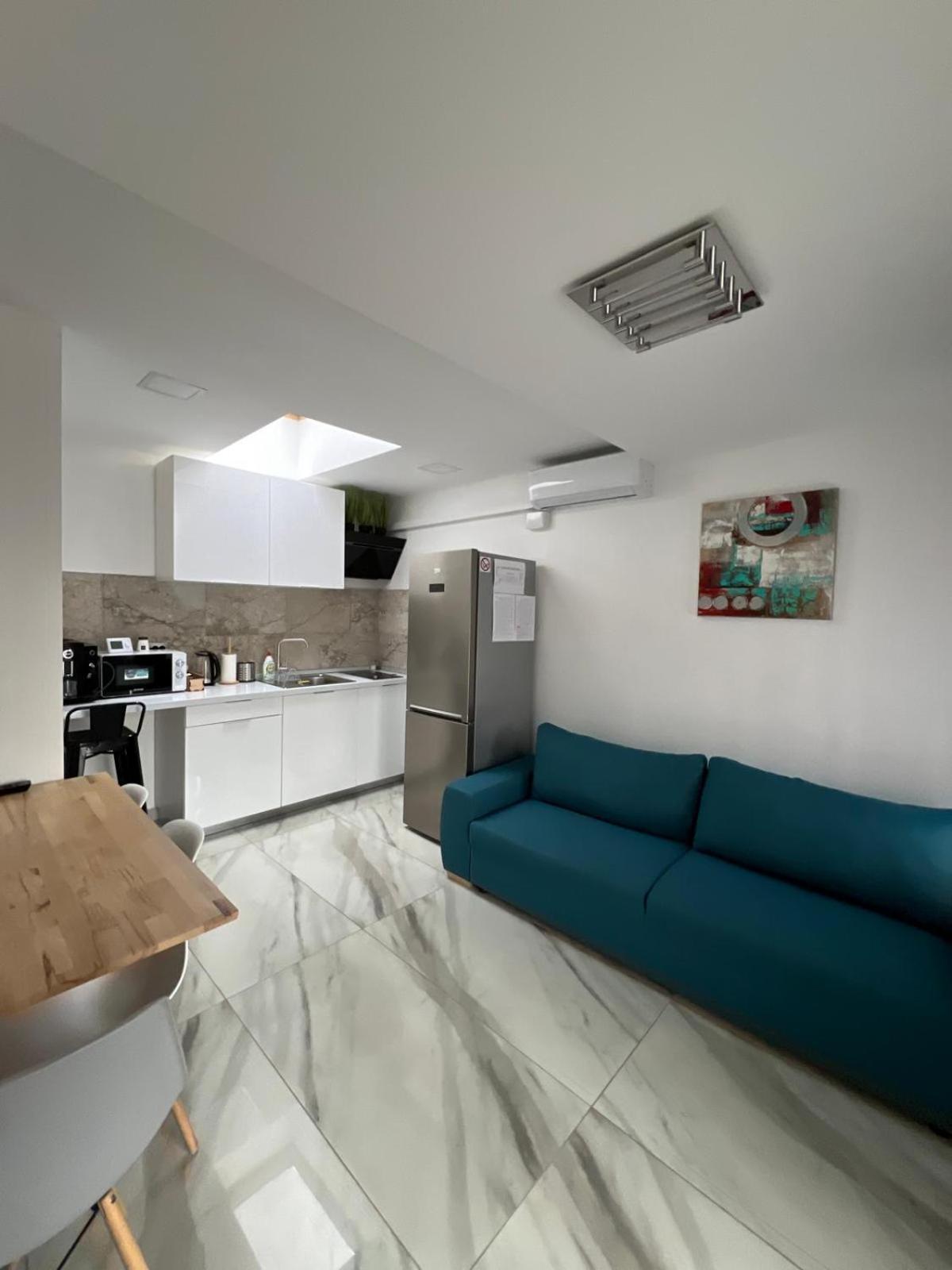 Luxus Cluj Airport Apartments ภายนอก รูปภาพ